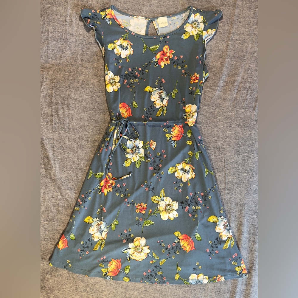 Kaileigh Floral Gray Blue Knee Length Dress with Tie Waist and Flutter Sleeves
